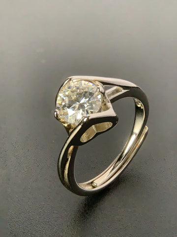 1 Carat Kiss of an Angel 925 Silver Moissanite Stone Ring