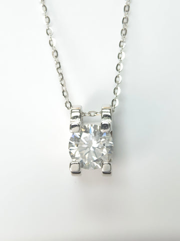 One-carat Bullhead Moissanite Stone & 925 Silver Pendant